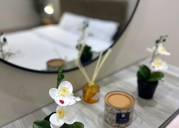 استديو بسرير ماستر وجلسة 
