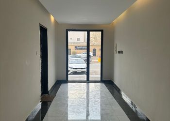 استديو هادئ بسرير ماستر 