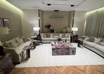 شقه بثلاث غرف نوم وصالة بلكونه