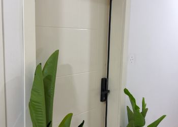 شقة بغرفة معيشة وغرفة نوم 