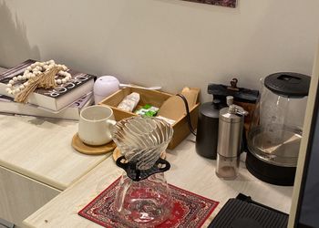 استديو هادئ بدخول ذاتي 