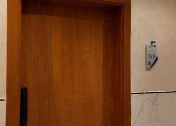 شقة بغرفة معيشة وغرفتين نوم 