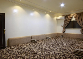استراحة بمسبح داخلي ومجالس