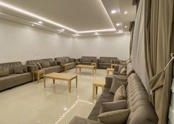  استراحة بمسطح اخضر وجلسة 