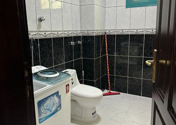 استديو غرفه ب 4 اسره مفرده 