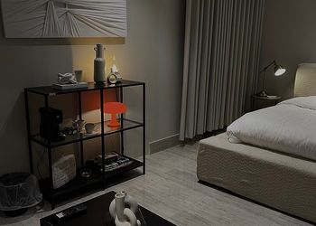 استديو بسرير ماستر وجلسة جانبية 