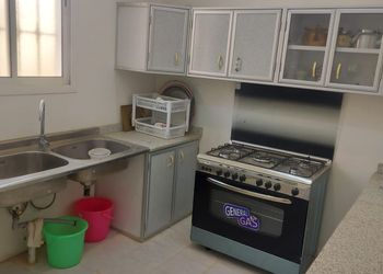 استراحة بالعاب ومسطحات خضراء 