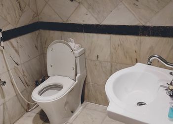 استديو بسرير ماستر وجلسة جانبية 