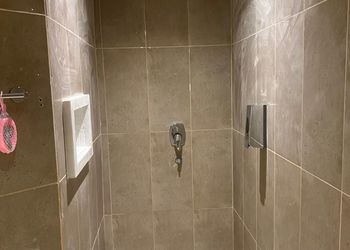 استديو بأثاث مريح وبسيط 