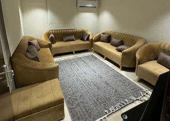 شقة بثلاث غرف نوم وصالة مريحة 