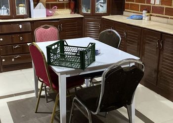 استراحة بمجلس وفناء خارجي 