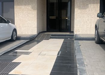شقة بثلاث غرف نوم وصالة