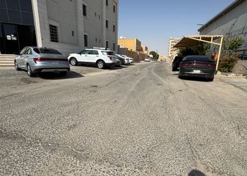 شقة بغرفة معيشة وغرفة نوم 