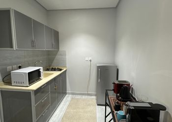 استديو بسرير ماستر وجلسة جانبية 