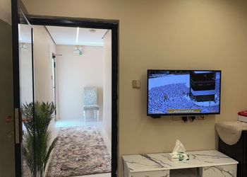 استديو بأثاث مريح وبسيط 