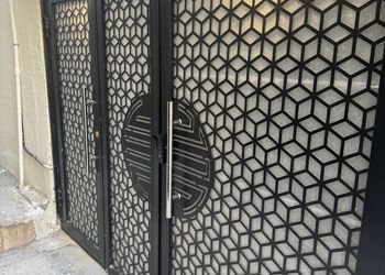 استديو هادئ بأثاث مريح