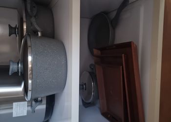 شاليه بمسطح اخضر وجلسة خارجية 