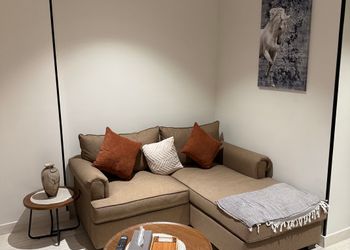 شقة بغرفة نوم وصالة بدخول ذاتي 