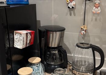 استديو بسرير ماستر وجلسة جانبية 