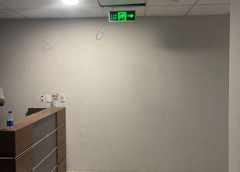 استديو بأثاث مريح وبسيط 