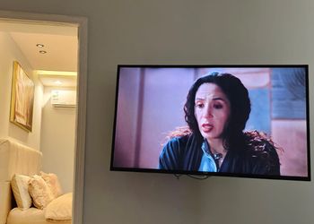 شقة بغرفة نوم وصالة مريحة 
