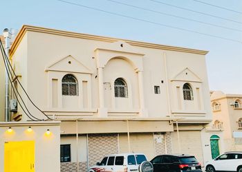 استديو بسرير ماستر 