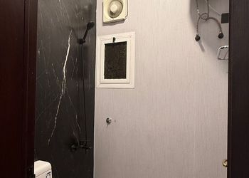 شقة بغرفة نوم وصالة ودخول ذاتي 