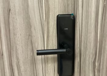 شقة بغرفة معيشة وغرفة نوم 
