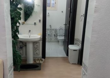 استراحة بمسطح اخضر وجلسه خارجيه