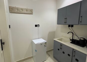 استديو بسرير ماستر وجلسة جانبية