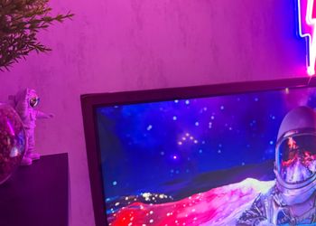 استديو بأثاث مريح وبسيط 