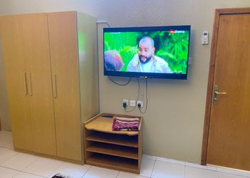 شقة بغرفتين نوم وأثاث مريح