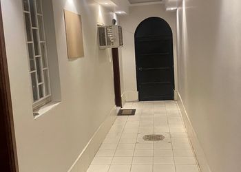 استديو بسرير ماستر وجلسة جانبية 