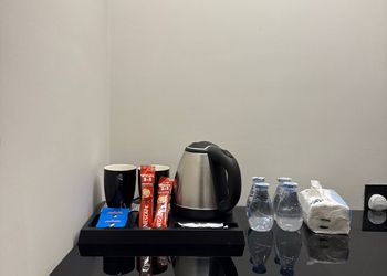 استديو بسرير ماستر وجلسة مريحة 