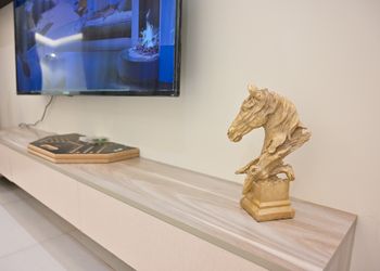استديو بسرير ماستر وجلسة جانبية
