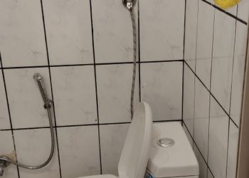 استراحة بمسبح خارجي ومجالس واسعة 