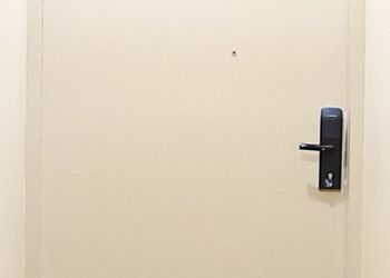 استديو بسرير ماستر وأثاث مريح 