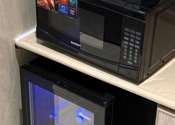 استديو بسرير ماستر وجلسة جانبية