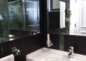 غرفة بأجواء دافئة ومريحة 
