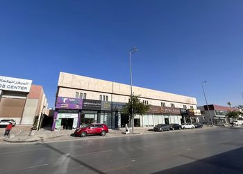 شقة بغرفة معيشة وغرفة نوم 