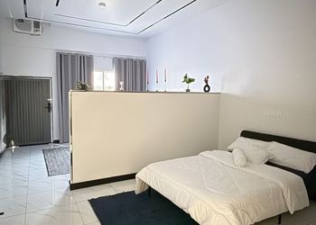 استديو بدخول ذاتي وسرير مريح 