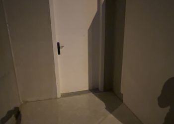 استديو بسرير ماستر وجلسة 