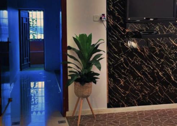 فيلا ببلكونه مطلة على الجبل