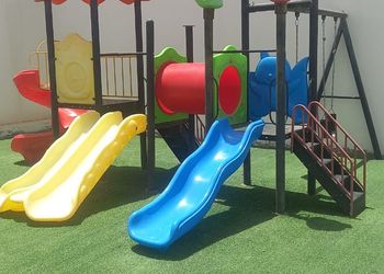  استراحة بمسطح اخضر وجلسة 