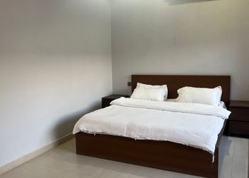 شاليه بركن شواء ومسطح اخضر
