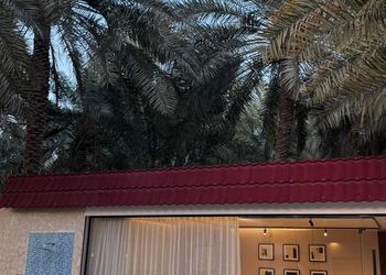 شاليه بمسطحات خضراء 