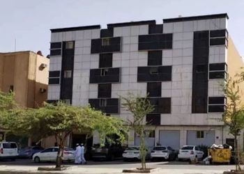 استديو بأثاث مريح وبسيط 