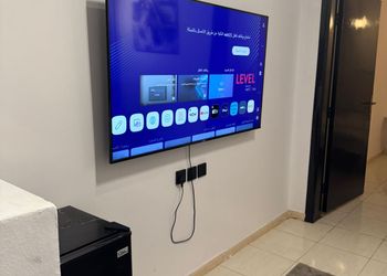 شقة بغرفة نوم وصالة مريحة 
