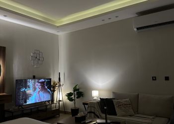 استديو بسرير ماستر وجلسة جانبية 