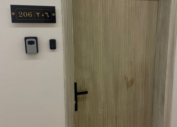 استديو بسرير ماستر وجلسة جانبية 